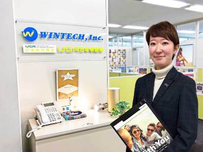 ウインテック留学センターの小村カウンセラー