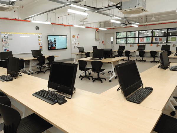 パソコンルーム　XCL マレーシア　クラン　留学　高校留学
